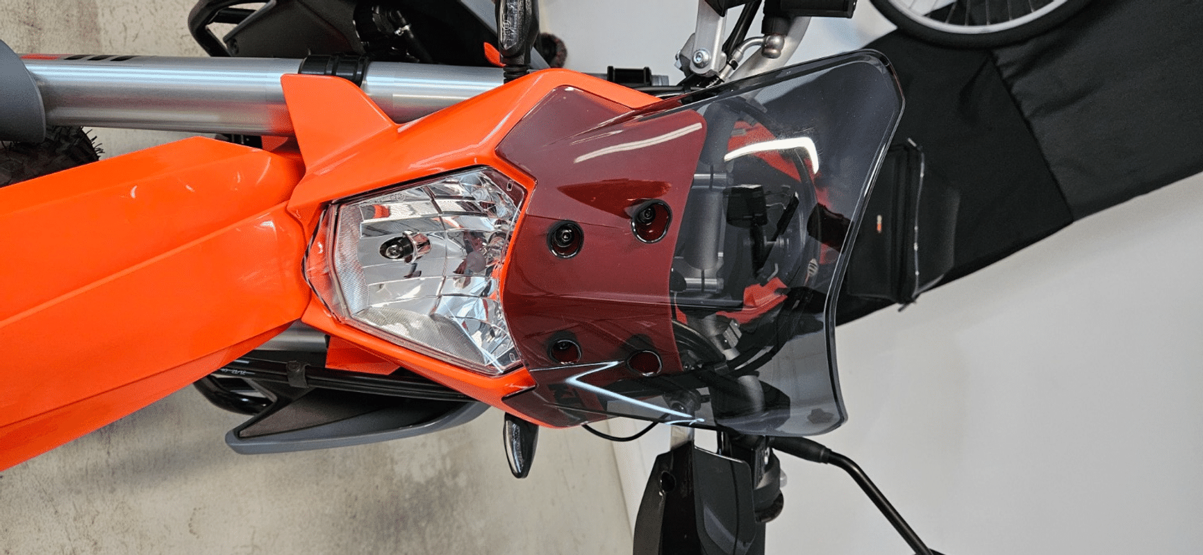 Ktm 690 online windshield