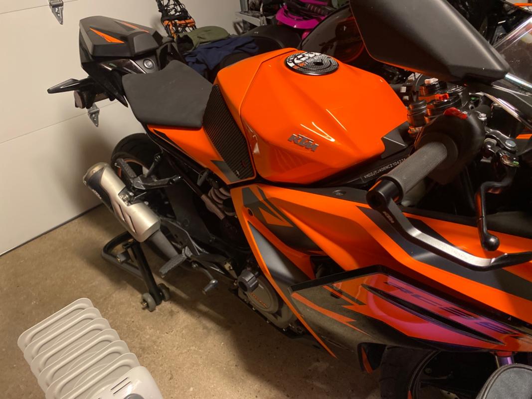 Ktm rc deals 200 pillion seat