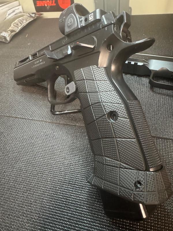 CZ Shadow 2 Palm Swell Bogies G10 Grips
