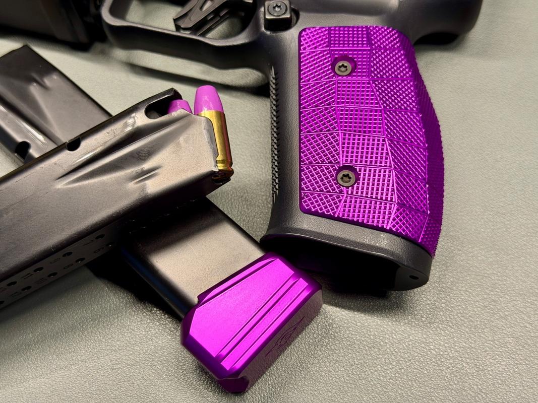 ★未使用　2個　ホルメンコール SPEED BLOCK MID Canik SFx Rival-S Palm Swell GridLOK Aluminum Grips - Lok Grips