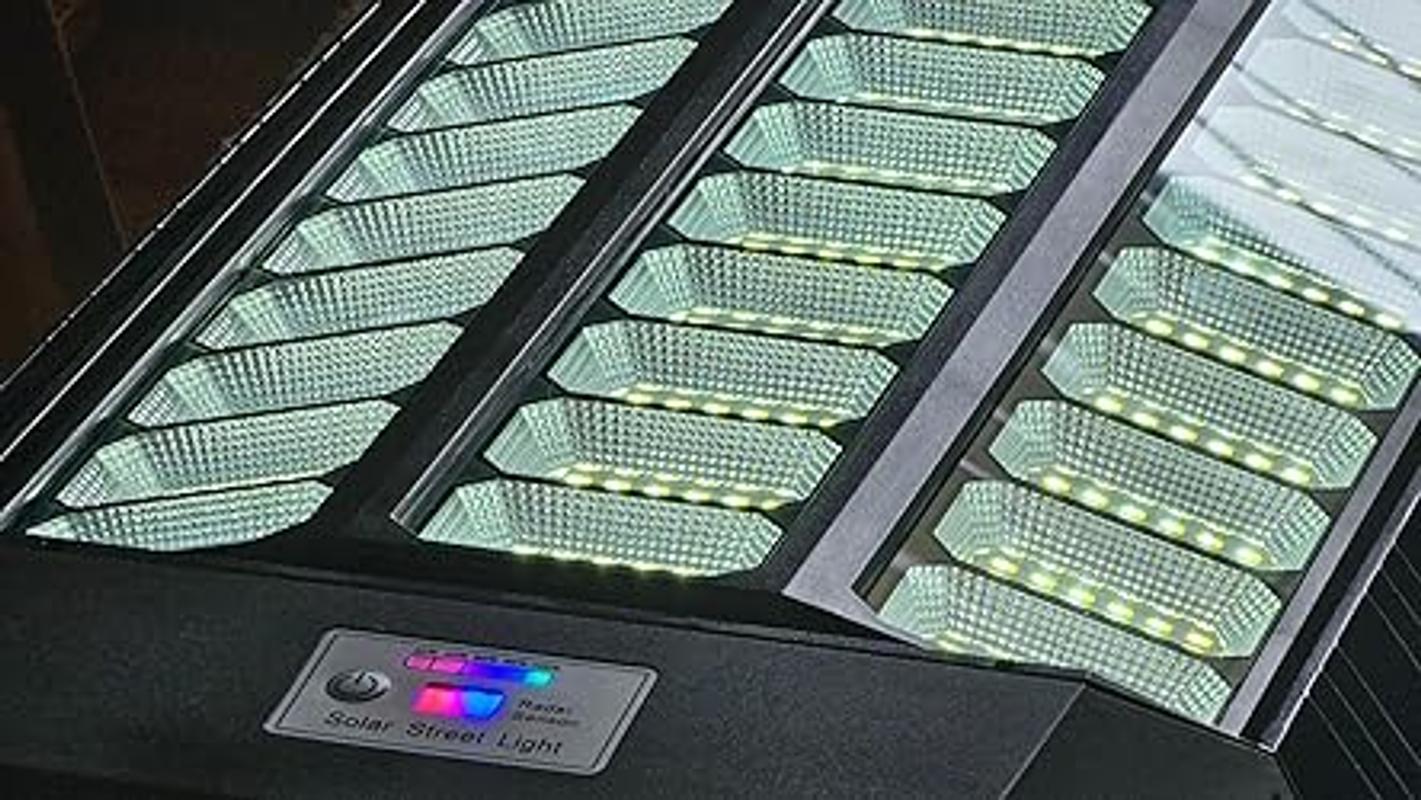 Petit Roulet「 City Lights 」 Rossetta Smart Outdoor Light Strip with Remote, USB Powered RGB+IC