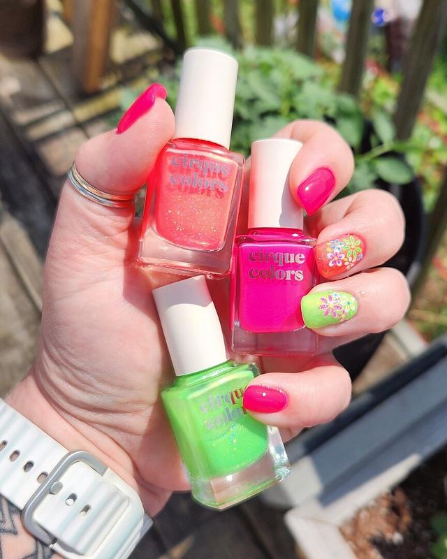 Neon UV Black Light Reactive Fuschia Pink Crème Nail Polish