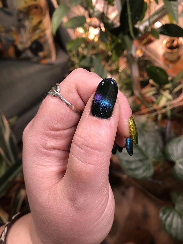 Forest Green Magnetic Multichrome Nail Polish - Cirque Colors Mobius