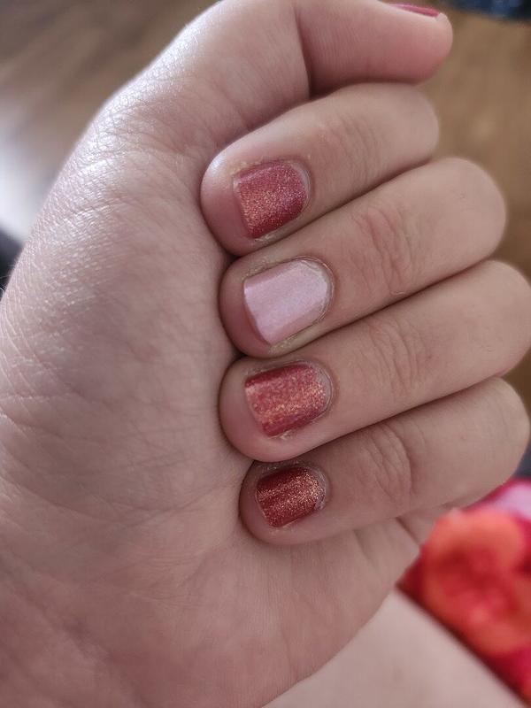 Coral to Pink-Lilac Thermal Mood Color-Changing Nail Polish