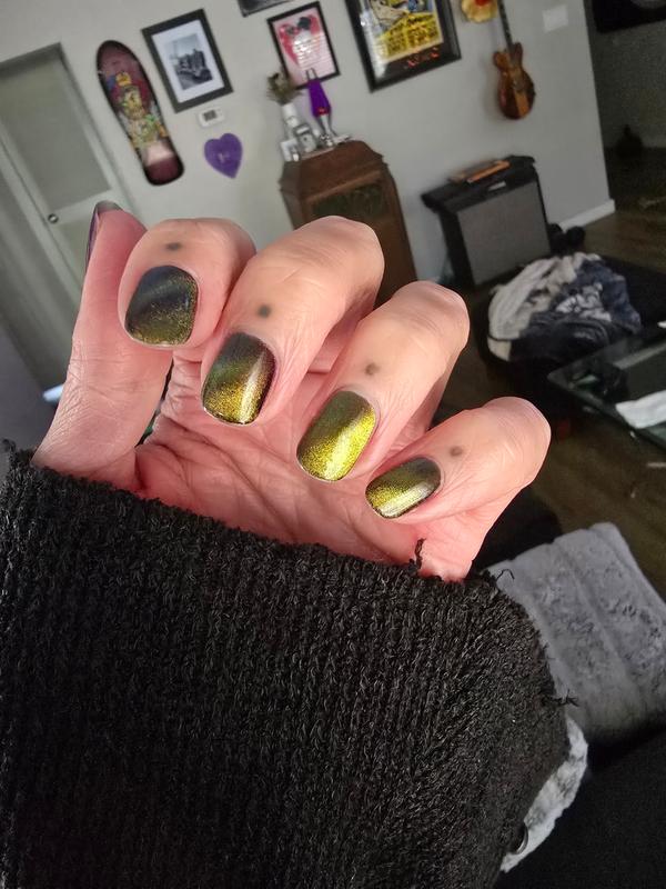 Blurple Magnetic Nail Polish - Cirque Colors Pipe Dream