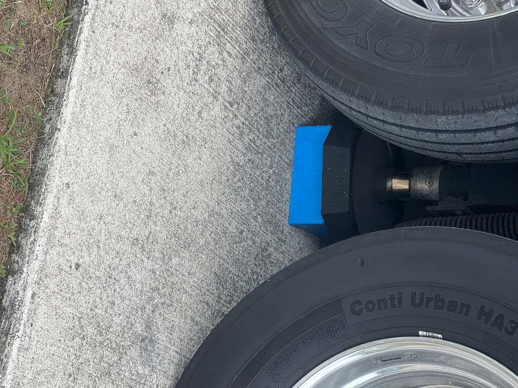 HiWay 8 Bus | Class A Motorhome Permanent Jack Pads | RV SnapPad®
