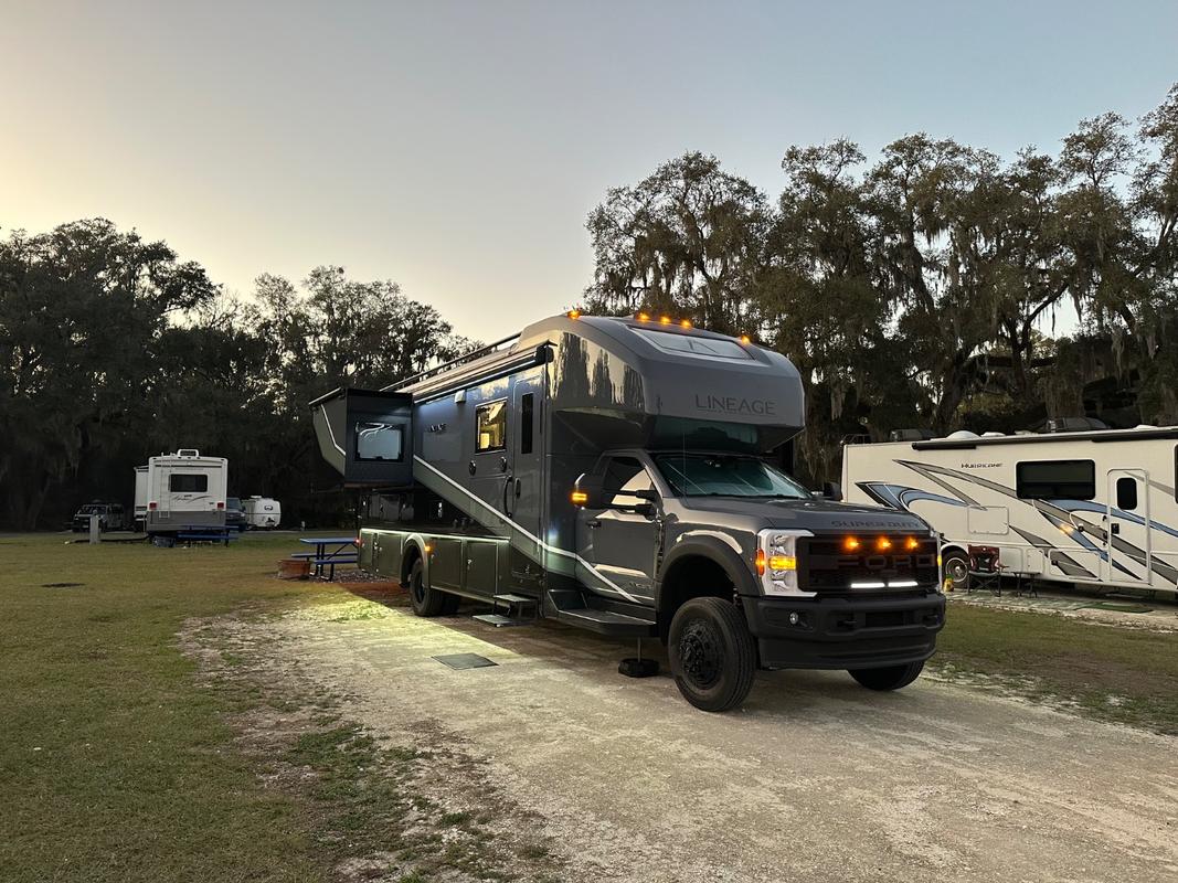 XTRA XL 4-Pack | Class A Motorhome Permanent Jack Pads | RV SnapPad®