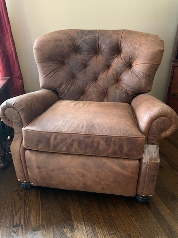 Oversized tufted deals recliner