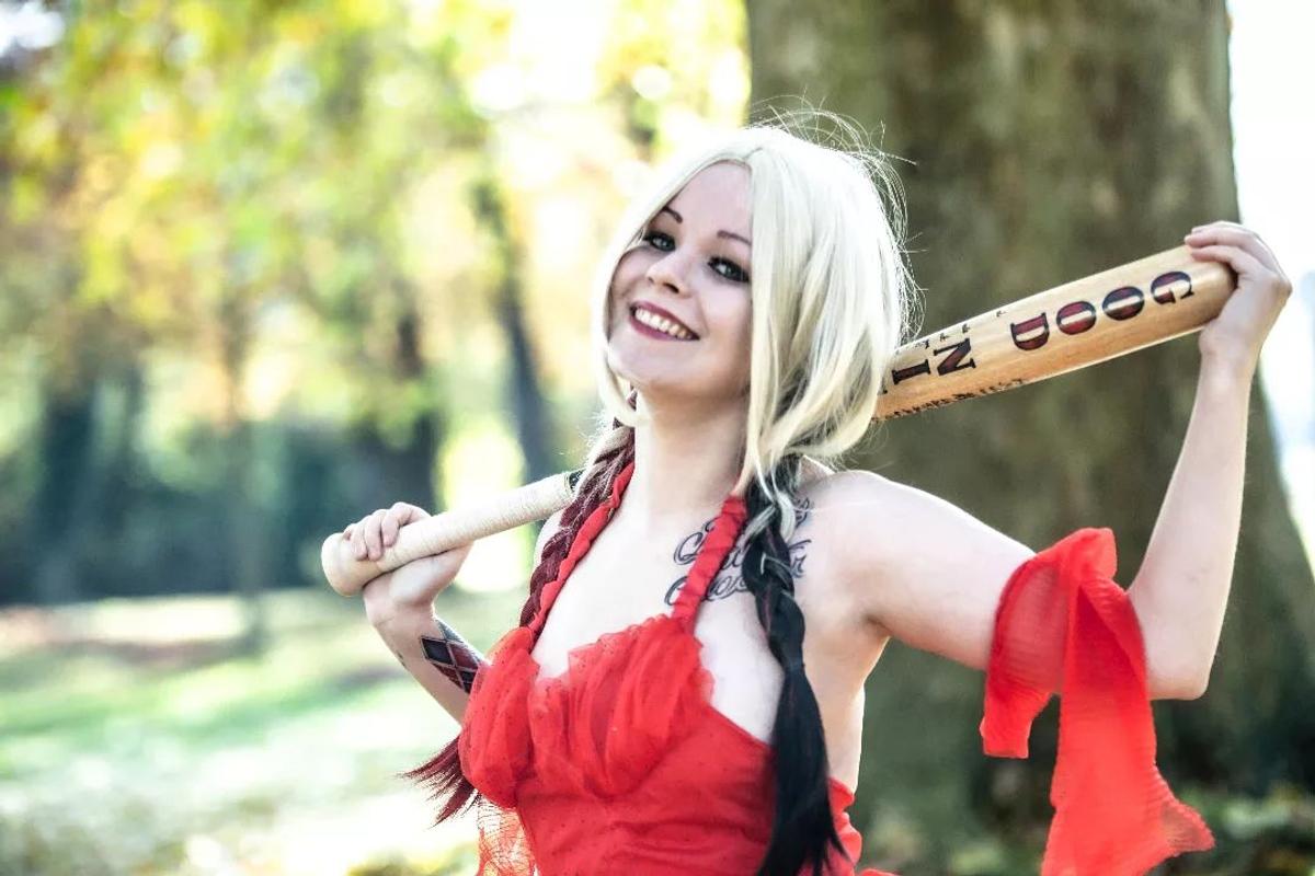 Ravishing Suicide Squad Harley Quinn From Iron Maiden Cosplay