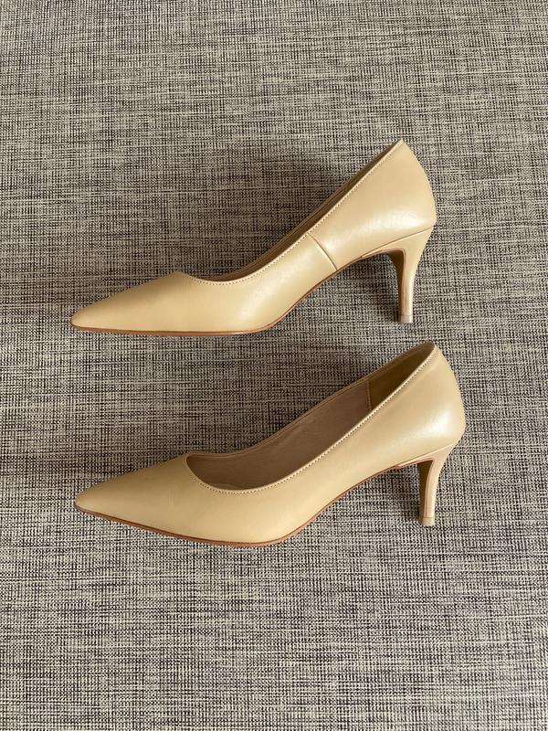 Camel kitten sales heel shoes