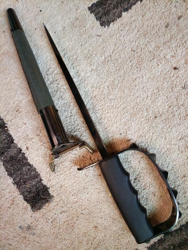 US メスキット　1917 ビンテージ U.S. WWI M1917 Trench Knife with Scabbard - Marked LF&C 1917