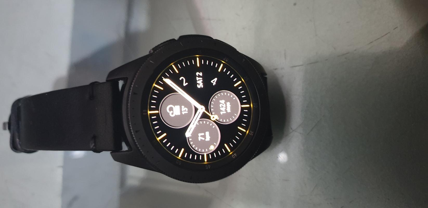 Samsung smart sat hot sale galaxy watch 42mm