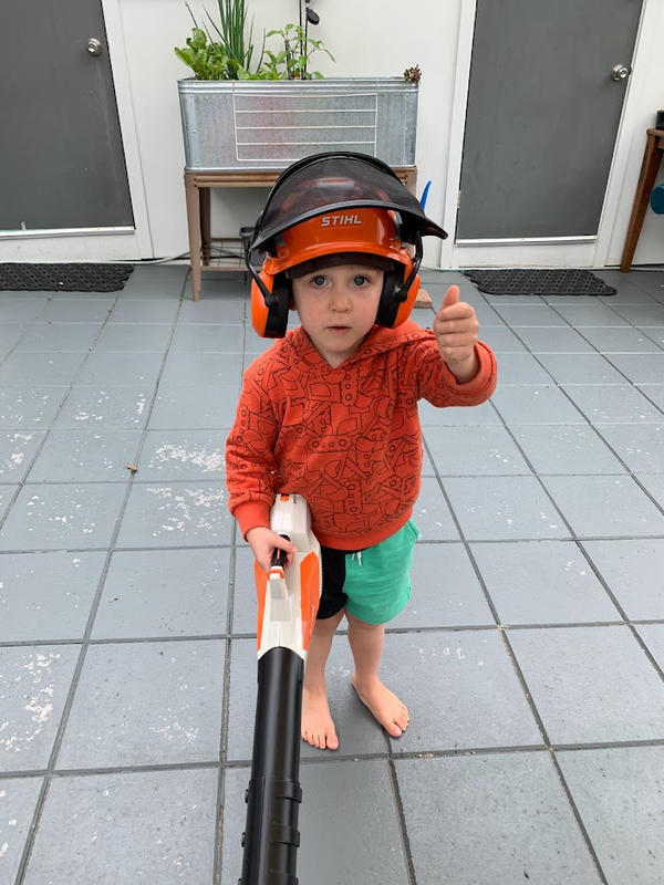 Stihl children's battery operated toy string trimmer hotsell