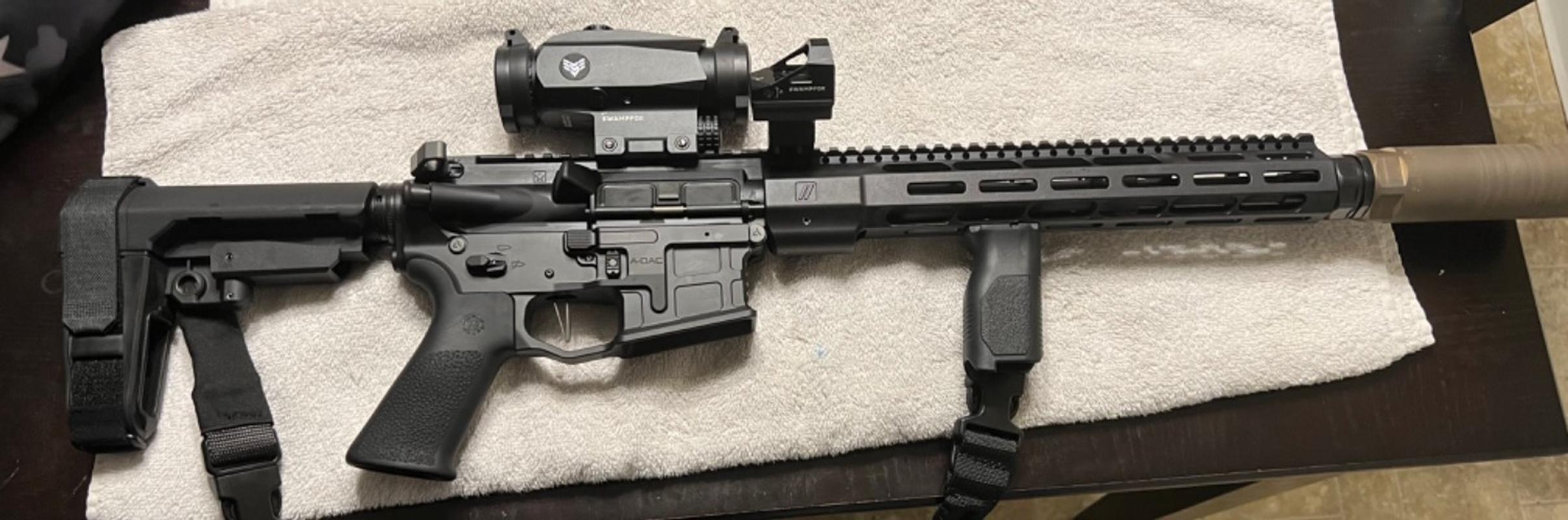 STRIKE INDUSTRIES Angled Vertical Grip with Cable Management