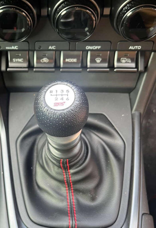 STI SHIFT KNOB LEATHER 6MT For SUBARU BRZ ZD6 SG117CC100 - Black