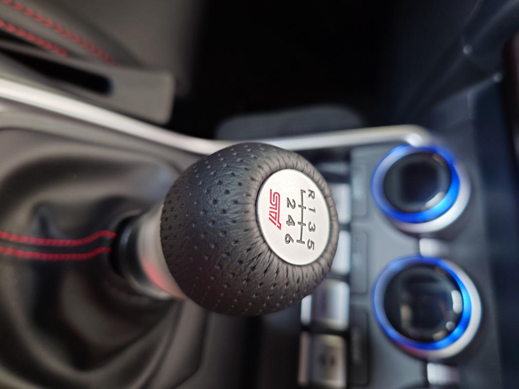 STI SHIFT KNOB LEATHER 6MT For SUBARU BRZ ZD6 SG117CC100 - Black