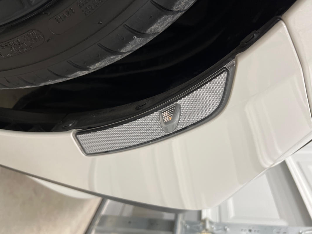OEM SUBARU 84401CC010 REFLECTOR 84401CC010 - Black Hawk Japan
