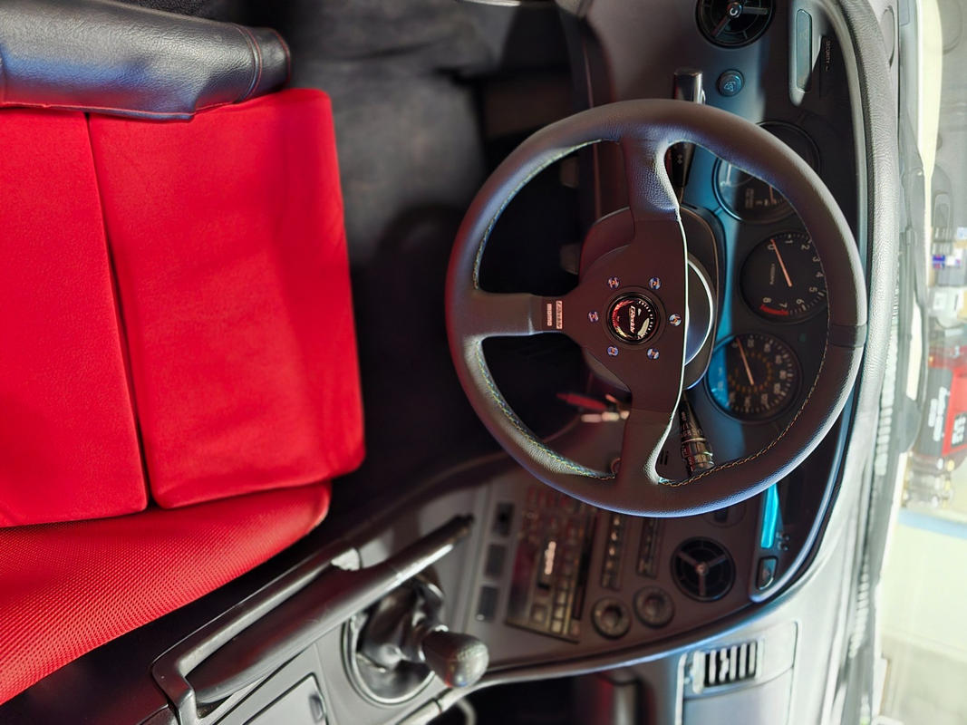 GREDDY X MOMO SPORTS STEERING WHEEL LEATHER 36600003 - Black Hawk