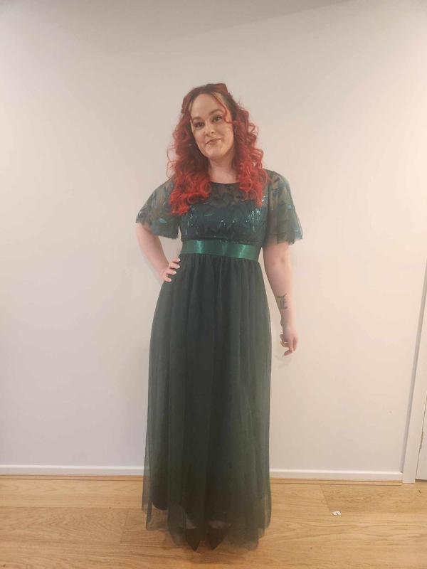 Kailyn Short Sleeved Tulle Sequins Formal Dress in Emerald Green