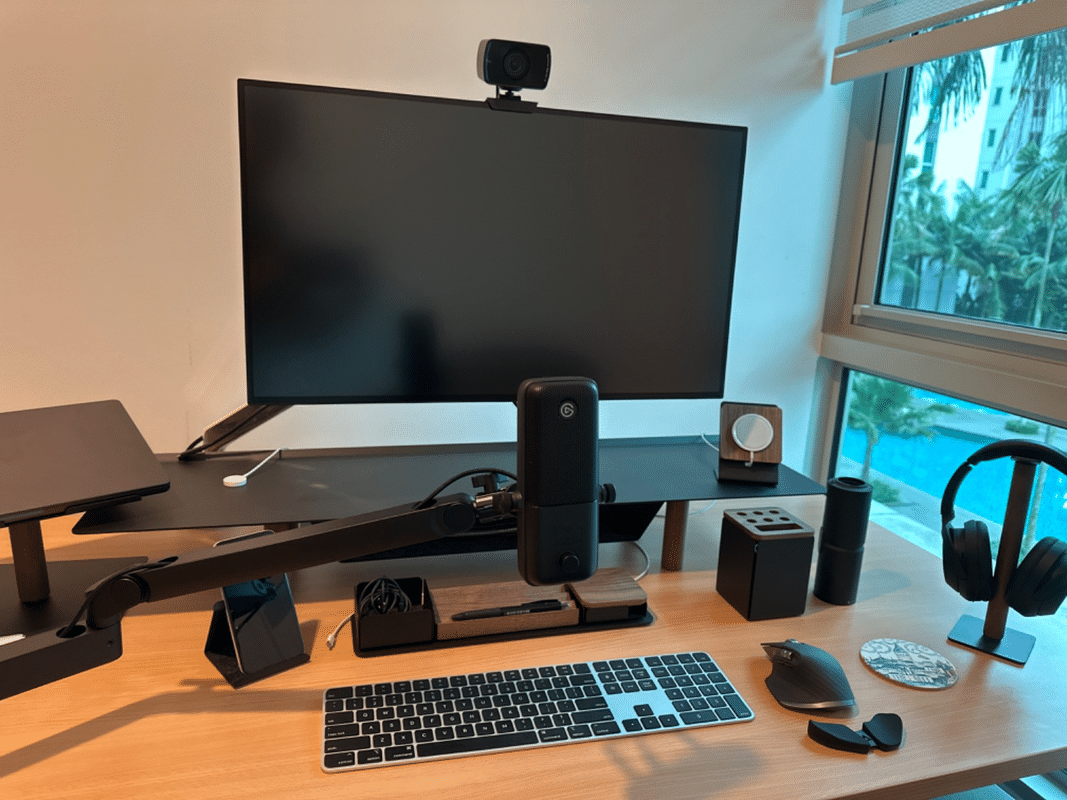 Gather Large Monitor Stand (Black/Walnut) – Ugmonk