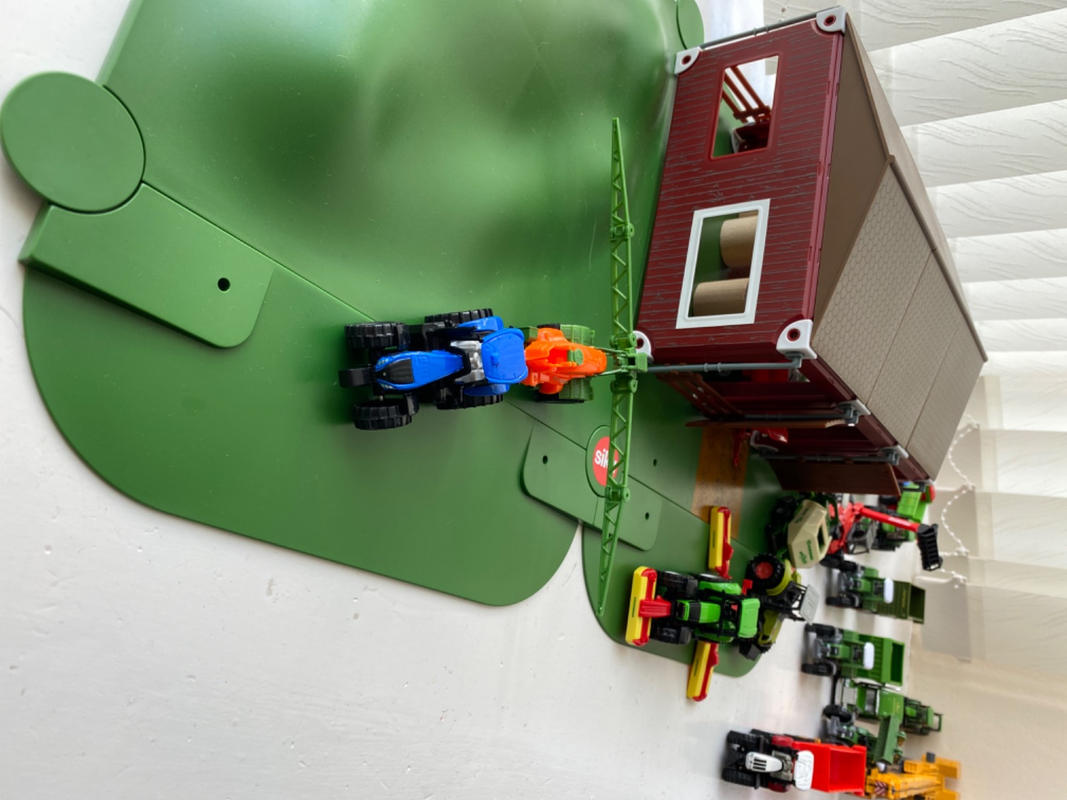 Siku New Holland Tractor & Crop Sprayer 1668