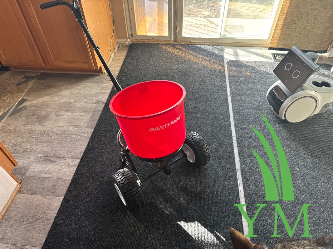 2600A-Plus 40 LB Residential Broadcast Spreader | Earthway – Yard