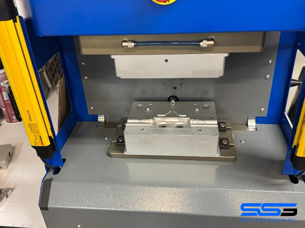 Bobcat® Compatible 7 Pin to 14 Pin Controller | Skid Steer Genius