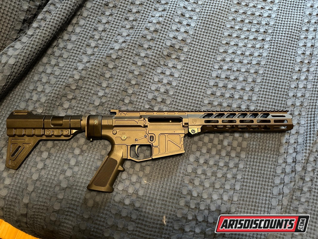 Fortis Switch AR-15 Rail System 556MM M-LOK Handguard Fortis Switch AR-15 Rail System 556MM M-LOK Handguard
