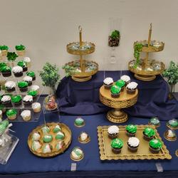 50-Pack Plastic Cupcake Favor Containers 3" Round Dome Design Gold and Clear - Party Boxes for Treat Displays