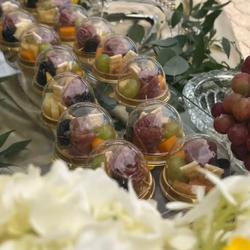 50-Pack Plastic Cupcake Favor Containers 3" Round Dome Design Gold and Clear - Party Boxes for Treat Displays