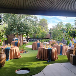 Polyester Round Tablecloth 132" White with Seamless Finish - Sophisticated Decor for Upscale Occasions