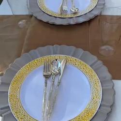 10 Pack White Hammered Design Plastic Dinner Plates With Gold Rim 10"