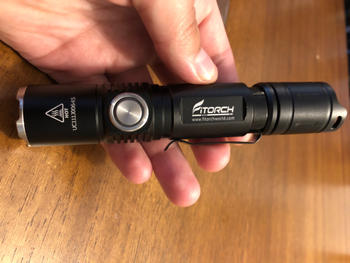 FlashLightWorld Canada FiTorch P20RGT Tactical 1180 Lumens LED  Flashlight Review