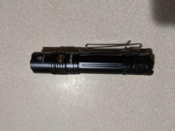 FlashLightWorld Canada Fenix PD36R Rechargeable 1600 Lumens Tactical LED Flashlight Review