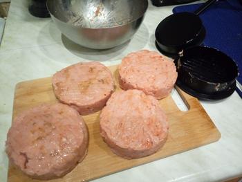 Kitchen Groups Hamburger Meat Press Review