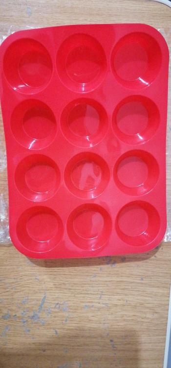 Kitchen Groups 12 Cavity Silicone Muffin Mold Review