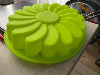 Kitchen Groups Flower Shape Cake Mold Review