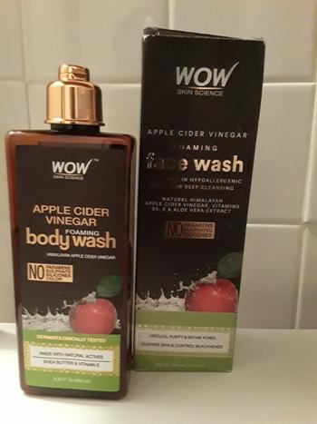 Wow Skin Science Apple Cider Vinegar Foaming Body Wash Review