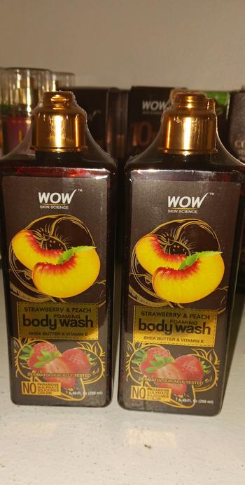 Wow Skin Science Strawberry & Peach Foaming Body Wash Review