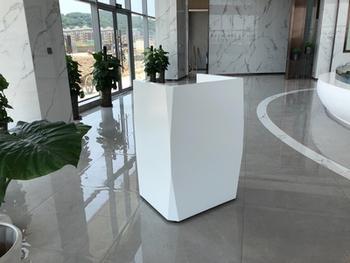 m2display Curved/ Geometric Small Reception Desk for Salon Hotel Lobby in White Painting - M2 Retail Review