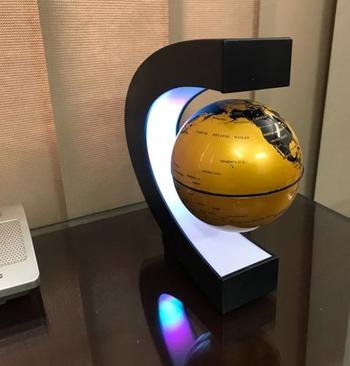 SNAPPYFINDS - Gravity Floating Levitating Globe Lamp Review