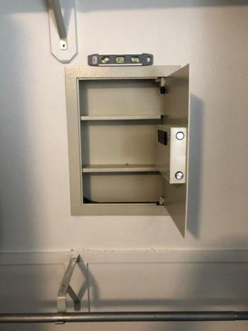 SNAPPYFINDS - Digital Recessed Hidden Wall Safe Review