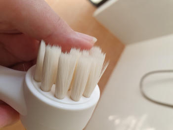aprilskin.com.sg Dual Cleansing Pore Brush Review