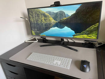 Dotgrid Vegan Leather Desk Mat - Pearl Grey Review