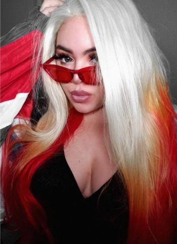 HAIR & BEAUTY CANADA Blonde Yellow Ombre Red 3 Tone Cosplay Wig Review