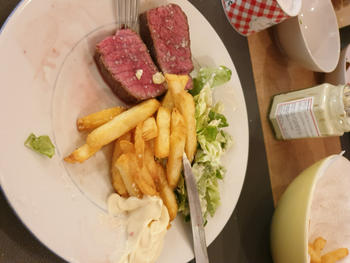 Dierendonck Raymond's biefstuk friet box Review