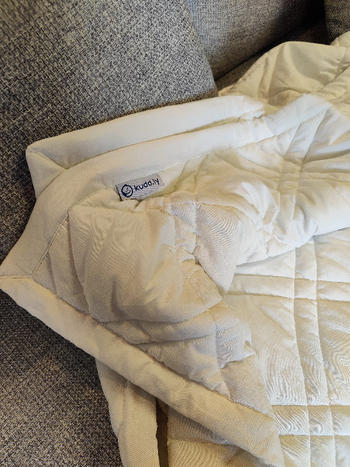 kudd.ly™ cooling blanket - a weighted blanket for hot nights