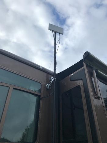 MobileMustHave.com Parsec Akita 4x4 MIMO Omni-Directional Pole Mountable Antenna Review