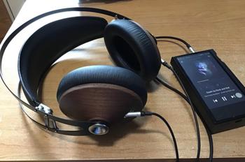 Headphone Bar Meze 99 Classics Review