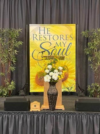 PraiseBanners Signs of Spring He Restores My Soul Review